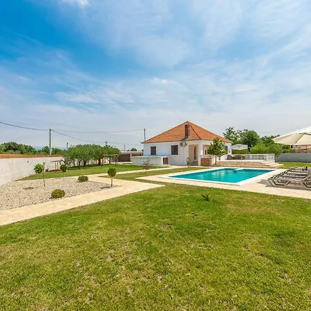 بيت للعطل S&i Peaceful With Pool & Jacuzzi *