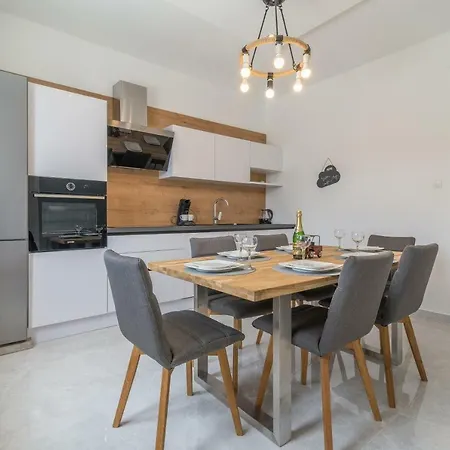 بيت للعطل S&i Peaceful With Pool & Jacuzzi