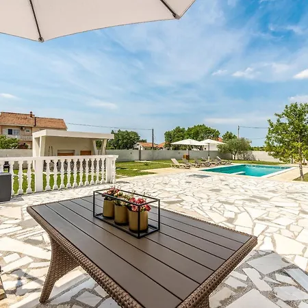 Holiday home S&i Peaceful With Pool & Jacuzzi *